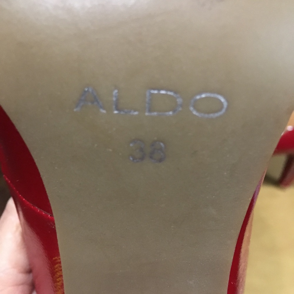 ALDO Candy Apple Red Heels - Picture 4 of 8